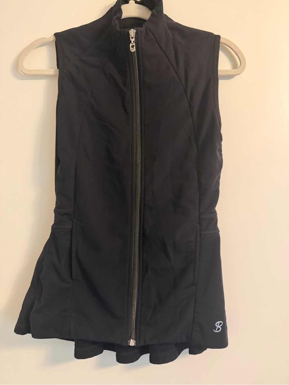 Sofibella Black Athletic Golf Vest with White Stripe Accent